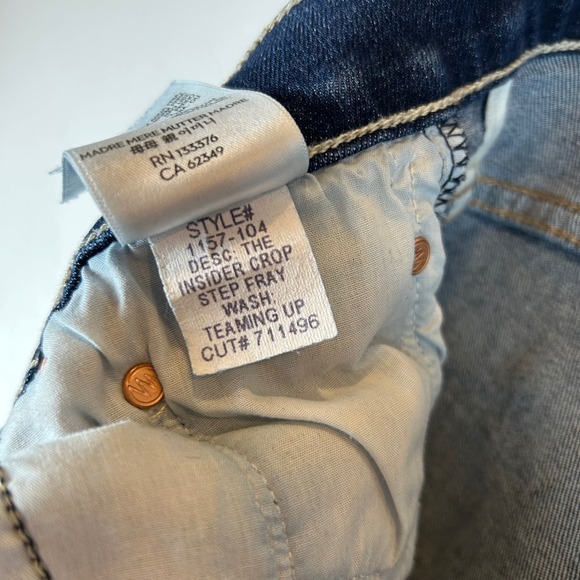 MOTHER The Insider Crop Step Fray Jeans Teaming Up Wash Women's Size 27 - Picture 6 of 13